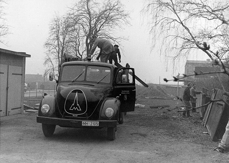 DRK Mülheim Wasserwacht Historie Geschichte 1974 Ruhrstation