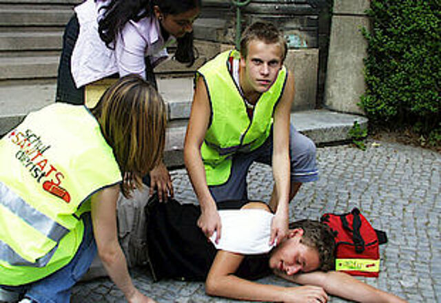 DRK Mülheim JRK Schularbeit