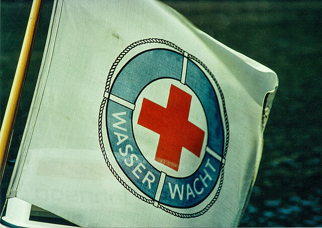 DRK Mülheim Wasserwacht Über uns Fahne