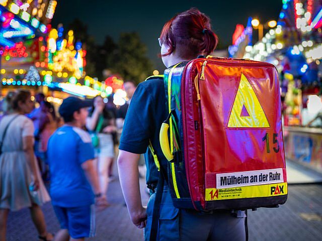 DRK Mülheim Sanitätsdienst auf der Mölmsche Kirmes